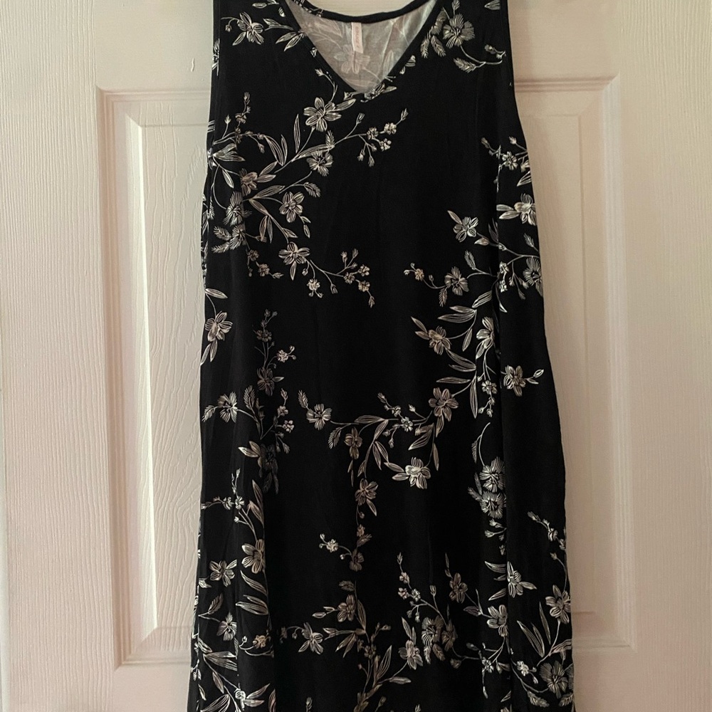 Floral Black and White Sleeveless Dress